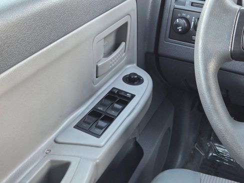 Used 2005 Dodge Dakota SLT image 22
