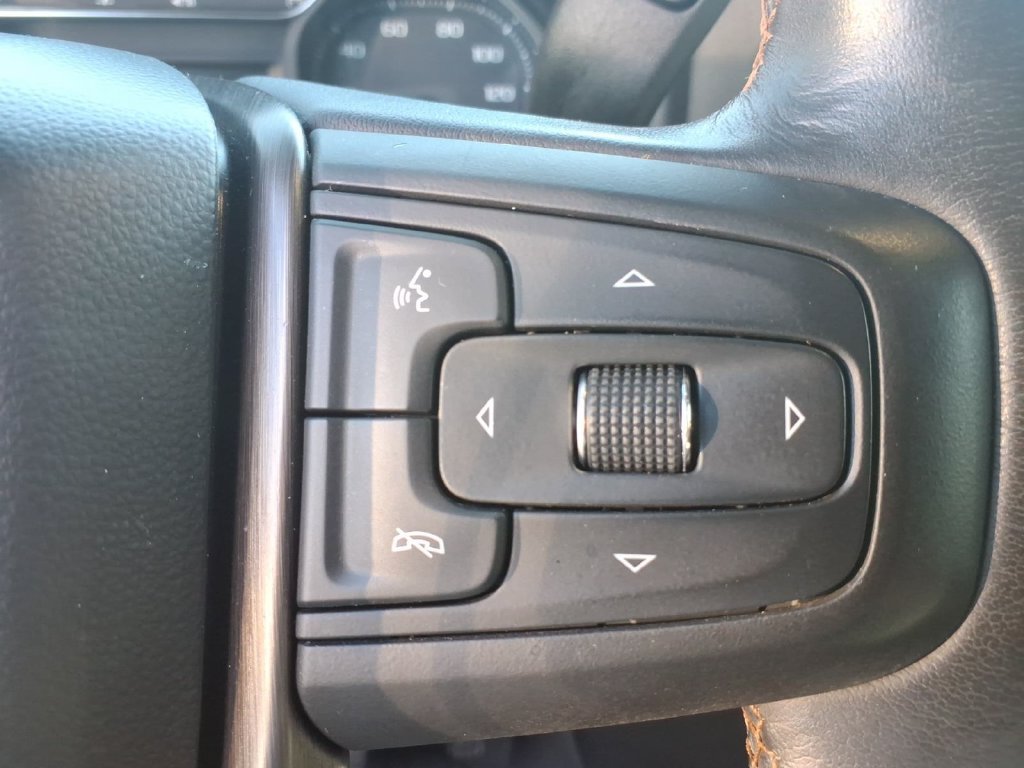 Used 2022 GMC Sierra 1500 AT4 w/ AT4 Preferred Package AWD/4WD image 9