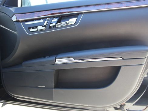 Used 2013 Mercedes-Benz S 550 w/ Sport Pkg Plus One image 3
