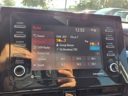 Used 2022 Toyota Camry LE image 17