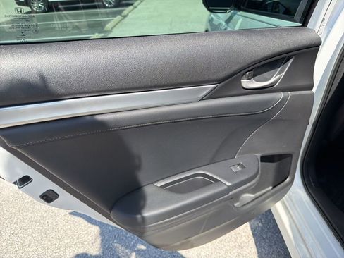 Used 2020 Honda Civic Touring image 12