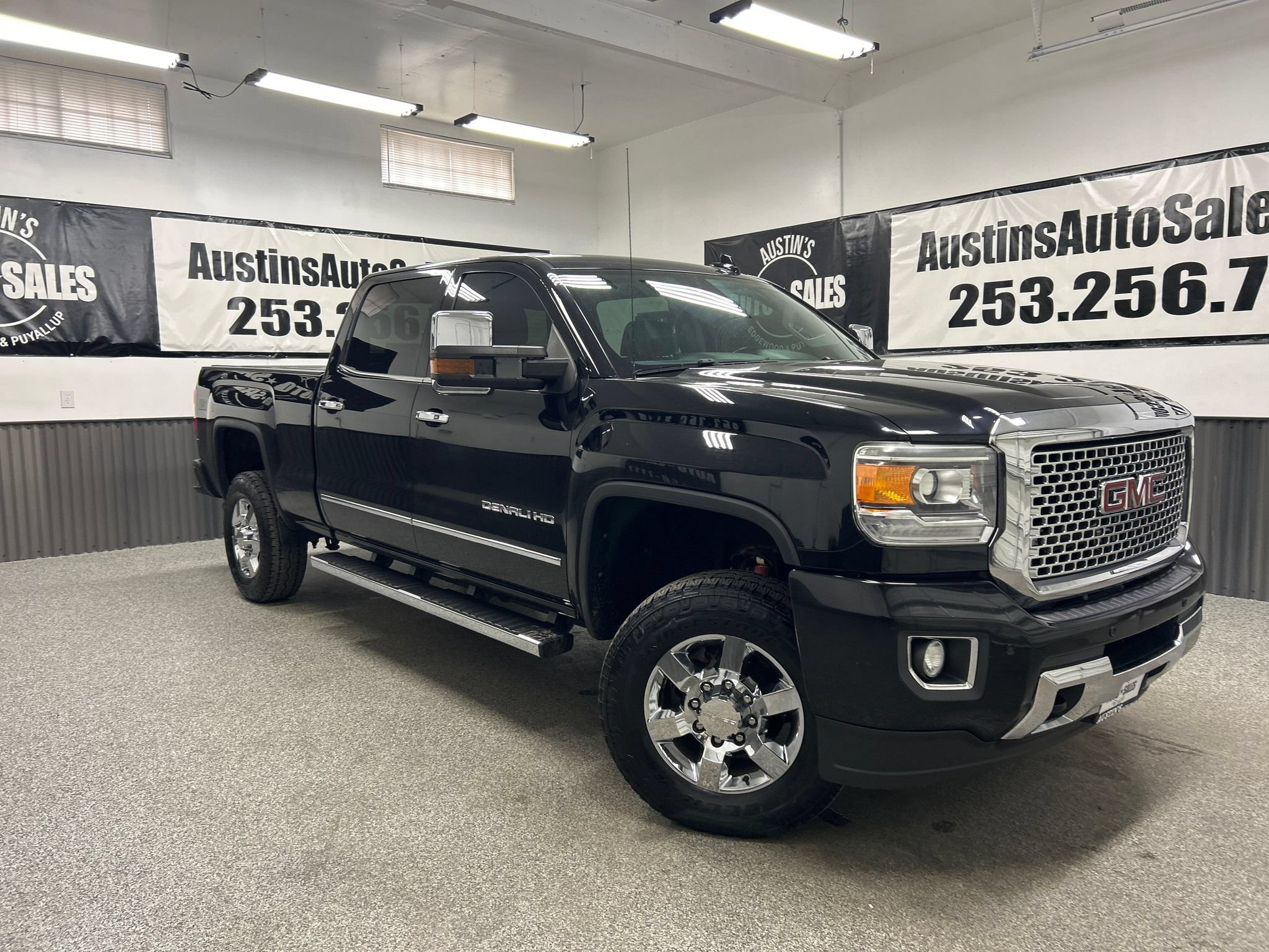 Used 2015 GMC Sierra 3500 Denali w/ Driver Alert Package AWD/4WD image 1