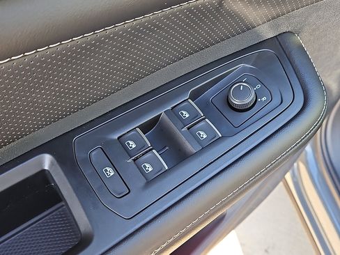 New 2026 Volkswagen Atlas SE image 15