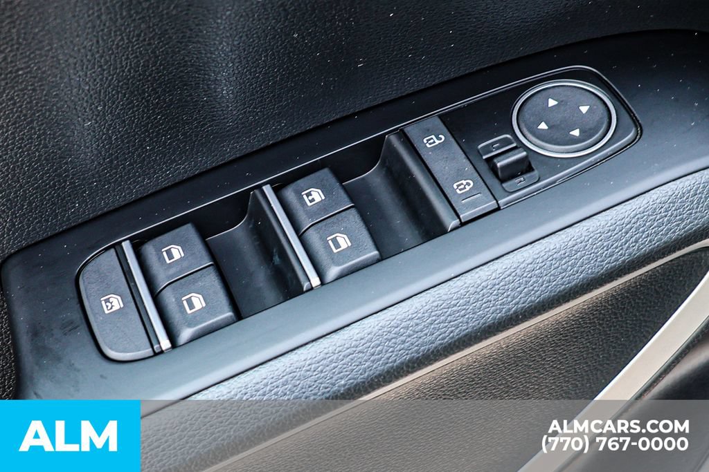 Used 2025 Kia Soul LX w/ LX Technology Package FWD image 43