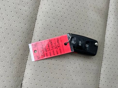 Used 2017 Volkswagen Tiguan S image 14