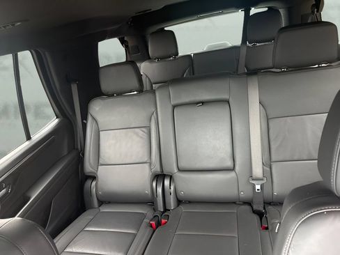 Used 2025 Chevrolet Tahoe LT AWD/4WD image 13