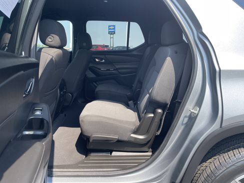 Used 2023 Chevrolet Traverse LT w/ Rear Camera Mirror Package AWD/4WD image 21