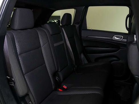 Used 2018 Jeep Grand Cherokee Laredo RWD image 23