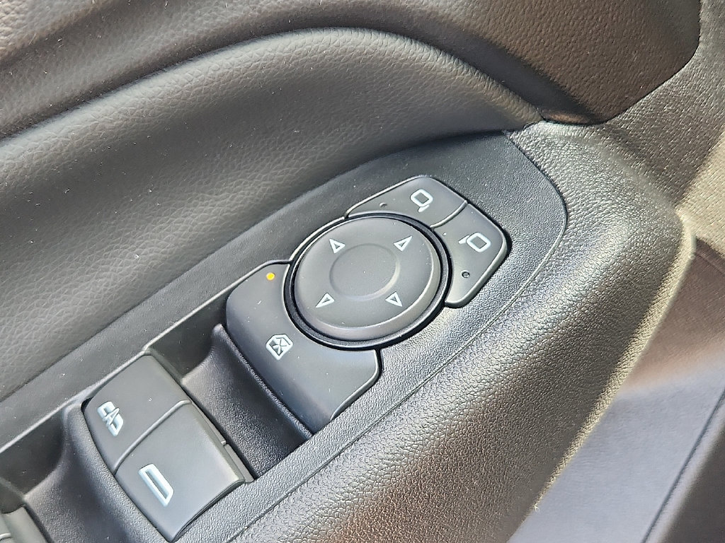 Used 2019 Chevrolet Equinox LT FWD image 18