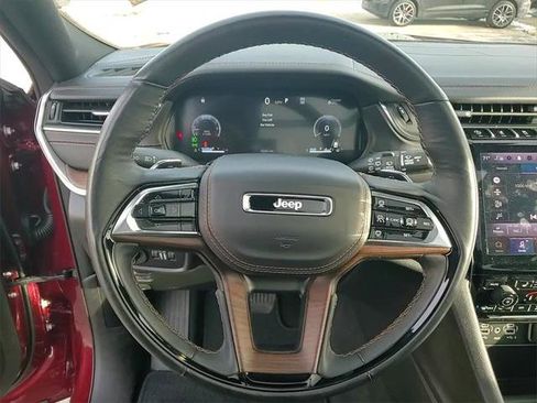 Certified 2025 Jeep Grand Cherokee Summit image 12