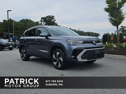 Used 2025 Volkswagen Taos SE AWD/4WD image 1