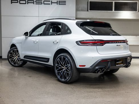 Certified 2026 Porsche Macan AWD/4WD image 3