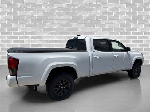 Used 2023 Toyota Tacoma SR5 w/ Technology Package AWD/4WD image 3