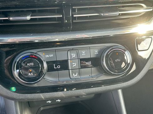 New 2026 Buick Envista Sport Touring image 18