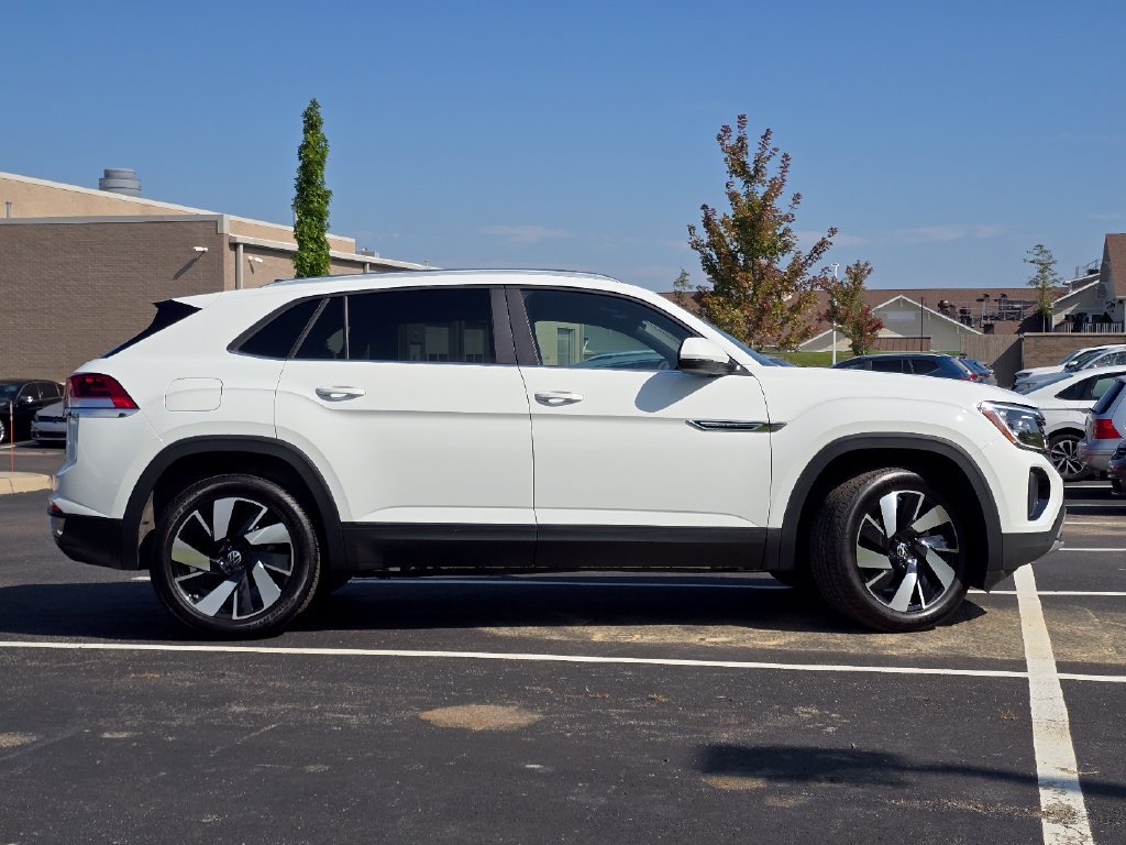 Used 2024 Volkswagen Atlas Cross Sport SE w/ Panoramic Sunroof Package AWD/4WD image 25