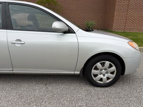 Used 2009 Hyundai Elantra GLS FWD image 18