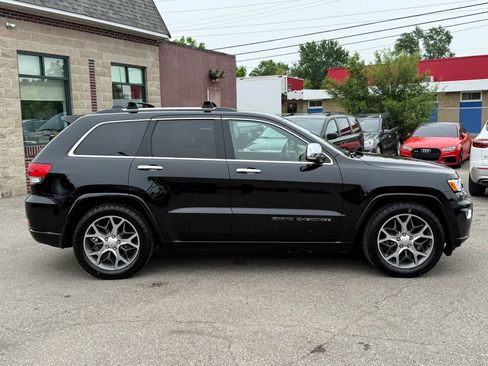 Used 2020 Jeep Grand Cherokee Overland AWD/4WD image 4