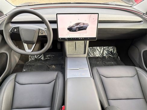 Used 2024 Tesla Model 3 Standard Range image 18