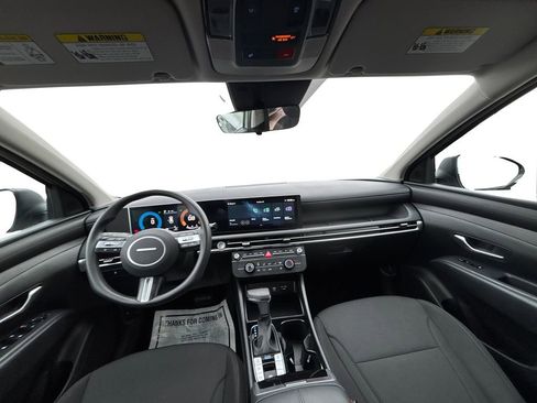 Certified 2025 Hyundai Tucson SE image 17