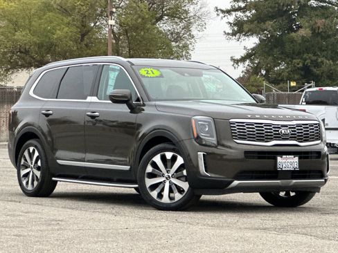 Used 2021 Kia Telluride S image 2