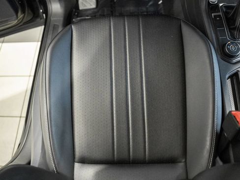 Used 2024 Volkswagen Tiguan SE AWD/4WD image 27