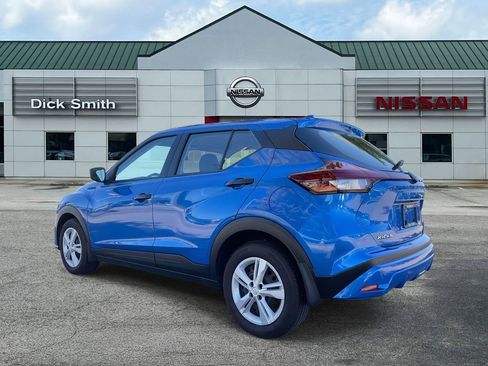 Used 2025 Nissan Kicks Play S image 4