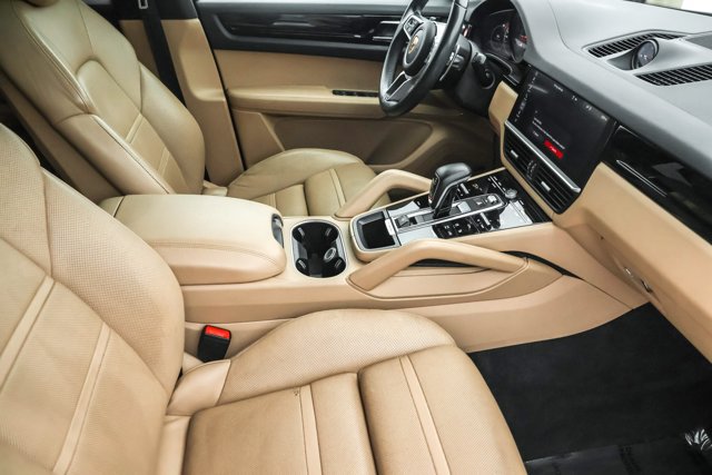 Used 2020 Porsche Cayenne AWD/4WD image 27