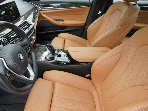 Certified 2023 BMW 530i w/ Premium Package RWD image 8