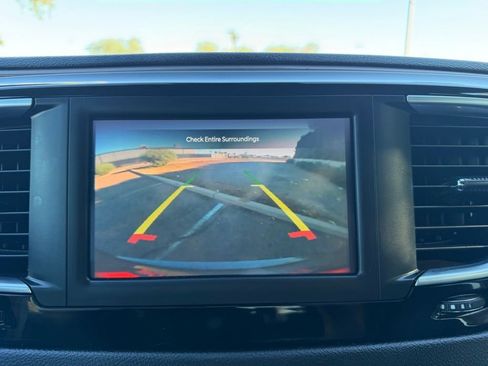 Used 2023 Chrysler Voyager LX image 35