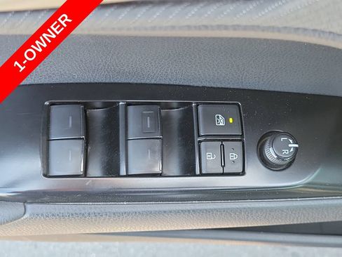 Used 2025 Toyota Camry SE FWD image 23