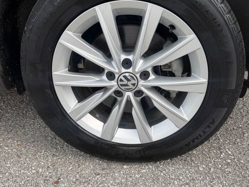 Used 2018 Volkswagen Tiguan Limited FWD image 20