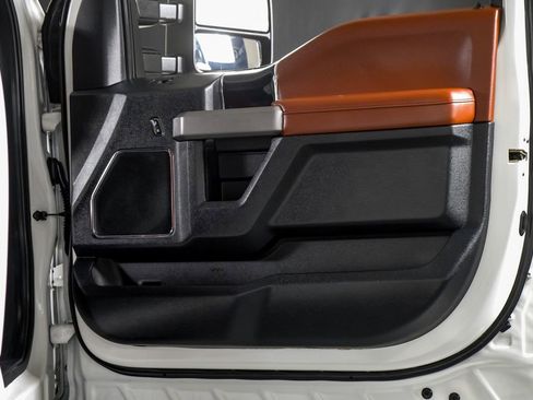 Used 2020 Ford F450 Platinum w/ FX4 Off-Road Package image 36