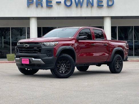 Used 2024 Chevrolet Colorado Trail Boss w/ Technology Package image 2