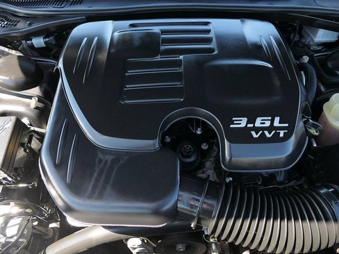 Used 2022 Dodge Challenger SXT RWD image 26