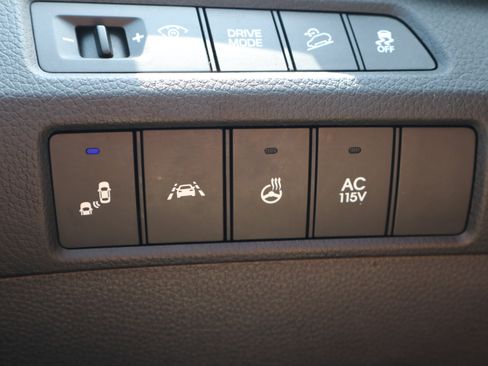 Used 2018 Hyundai Santa Fe Limited FWD image 25