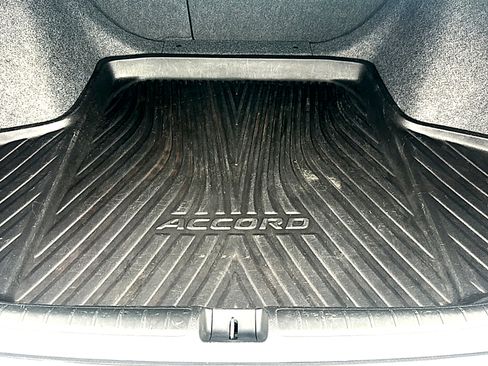 Used 2018 Honda Accord EX-L image 22