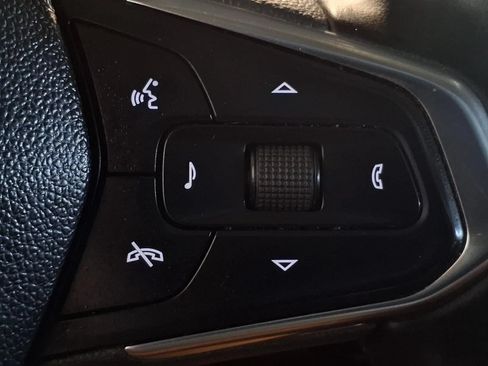 Used 2025 Chevrolet Trax ACTIV w/ Sunroof Package FWD image 27