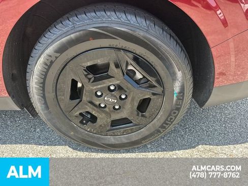 Used 2025 Kia Carnival FWD image 21