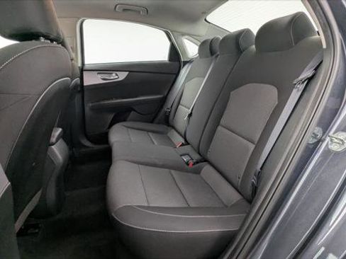 Used 2023 Kia Forte LXS image 17