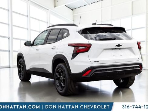 New 2026 Chevrolet Trax LT w/ Driver Confidence Package FWD image 20
