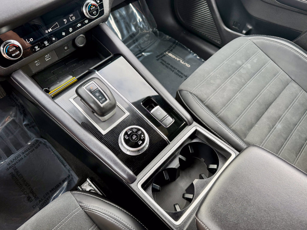 Used 2024 Mitsubishi Outlander SE Black Edition AWD/4WD image 25