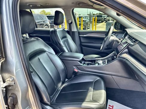 Used 2023 Jeep Grand Cherokee L Limited RWD image 32