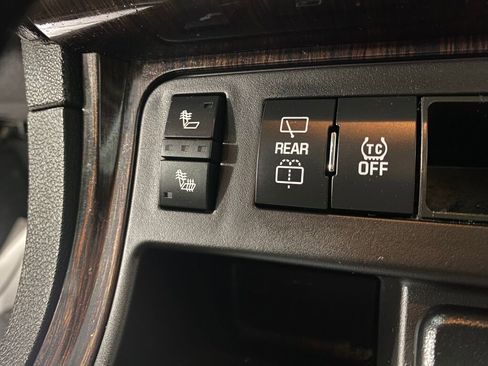 Used 2017 Chevrolet Traverse LT w/ Style and Technology Package image 13