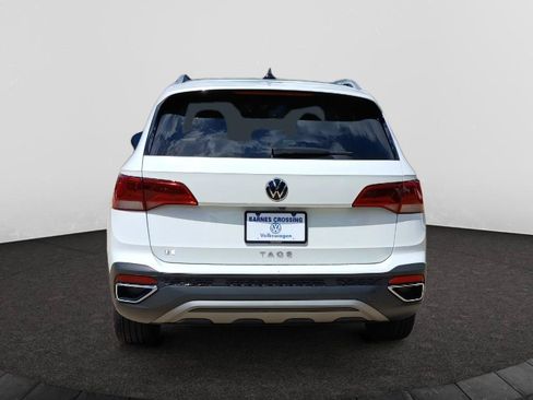 Certified 2024 Volkswagen Taos SE FWD image 6