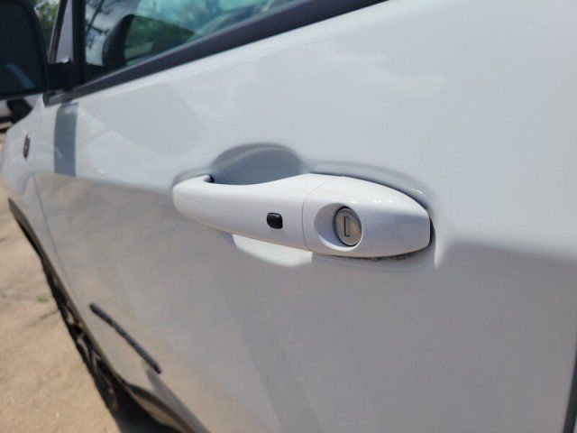 Used 2025 Jeep Compass Trailhawk AWD/4WD image 9