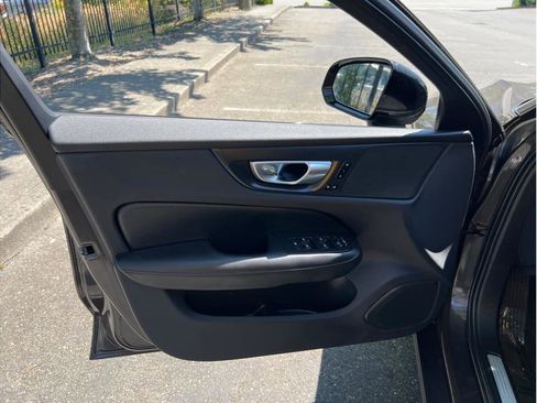 Used 2024 Volvo S60 B5 Core image 7