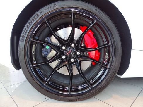 New 2027 Chevrolet Corvette Grand Sport w/ Z52 Sport Performance Package RWD image 9