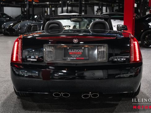 Used 2006 Cadillac XLR RWD image 4