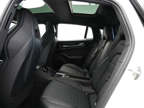 Used 2024 Porsche Panamera 4 image 34