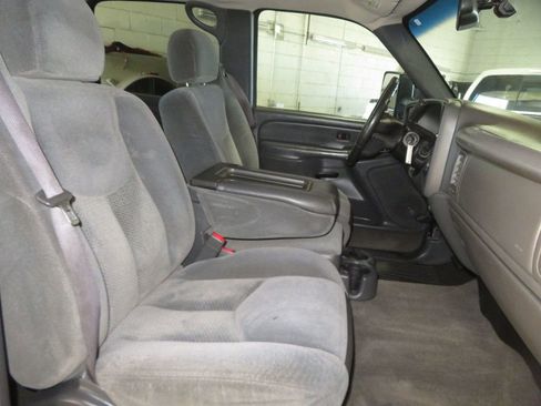 Used 2004 Chevrolet Silverado 2500 LS w/ Skid Plate Package image 34